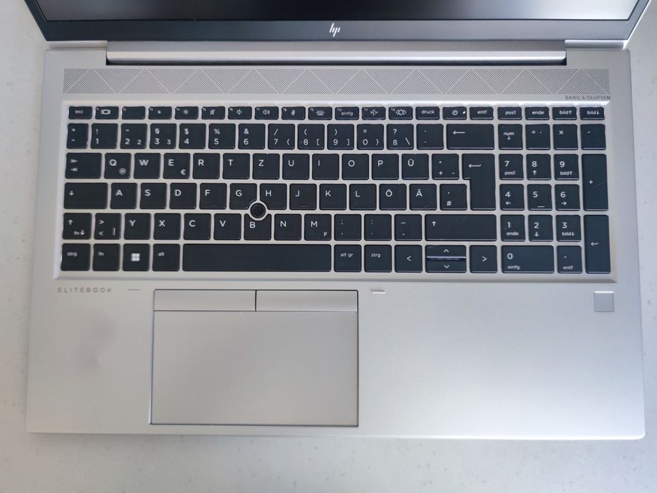 HP EliteBook 855 G8 (Ryzen 5 PRO / 16GB RAM / 256GB SSD)