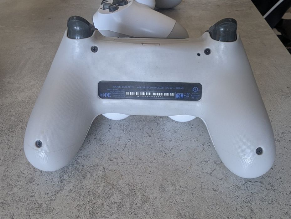 Dualshock 4 , 2 штук