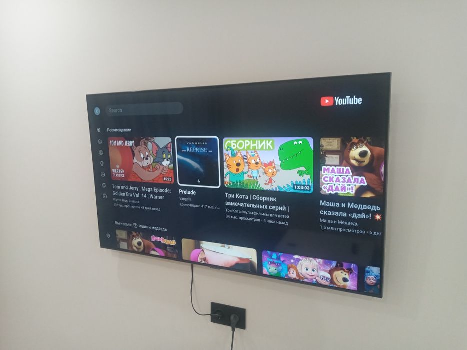 Продается телевизор  Samsung AU7100