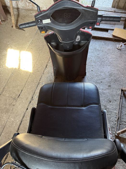Scuter electric RDG