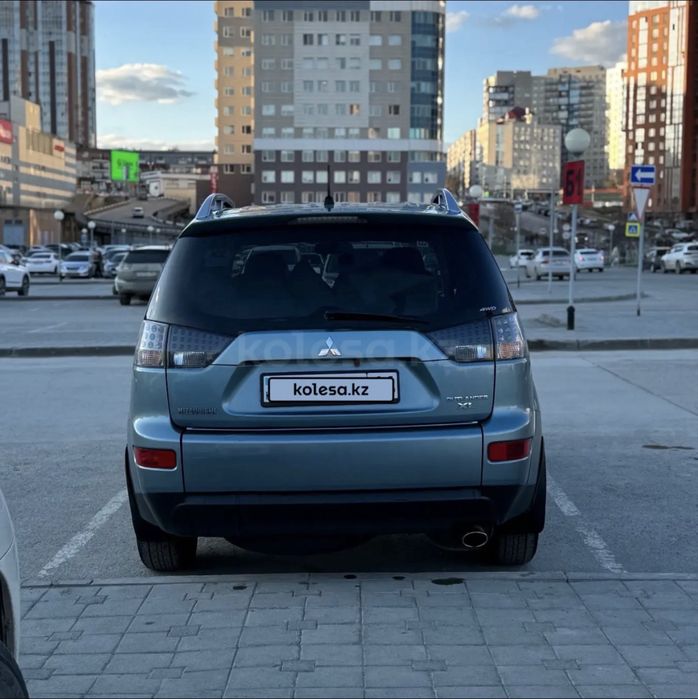 Mitsubishi Outlander XL