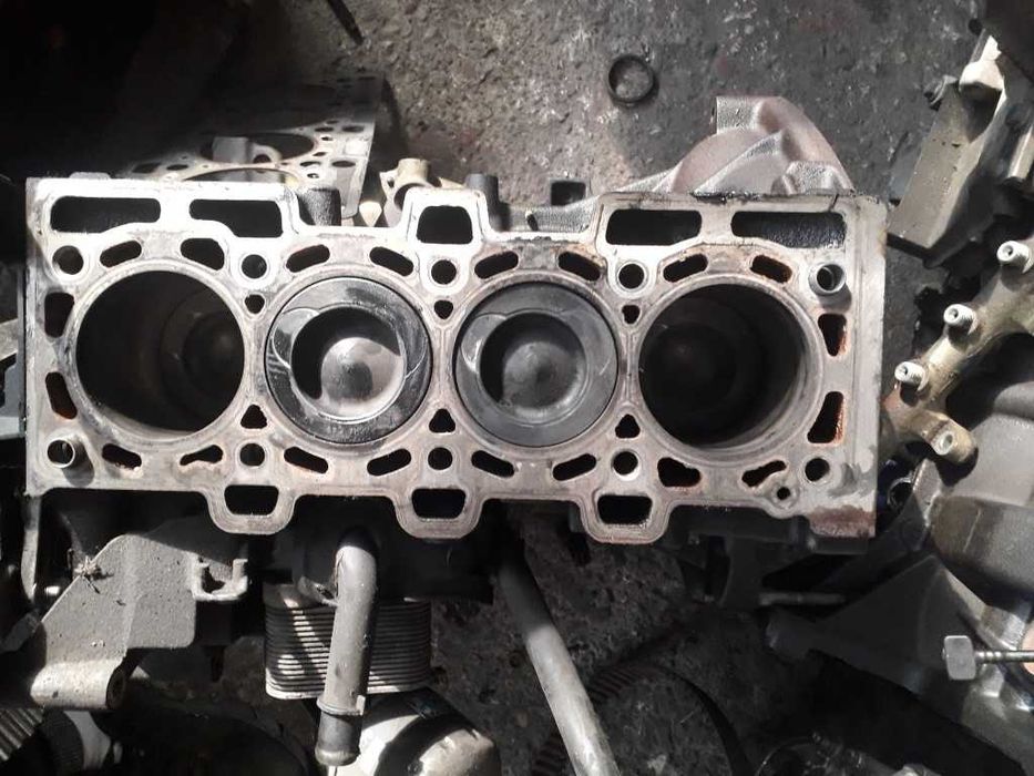 PISTOANE MERCEDES, NISSAN Renault Trafic 3 1.6 DCI cod motor R9M