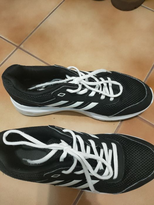 Vând adidasi dama Nr 40 1/3