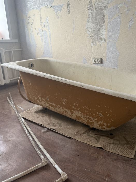 Продам ванну чугунную