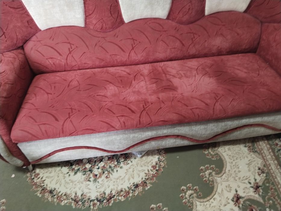 Продам Диван с креслом