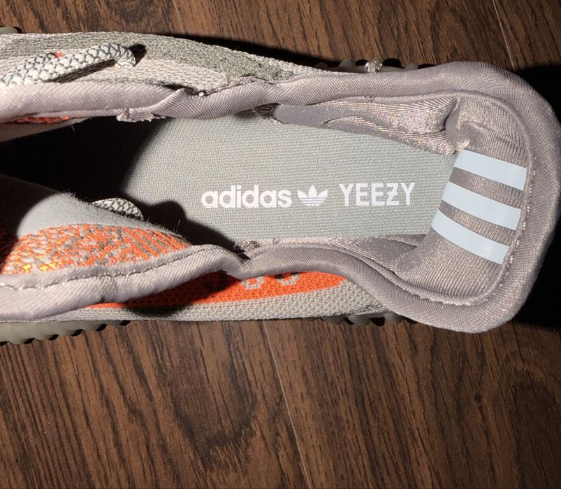 Yeezy 350 de vanzare