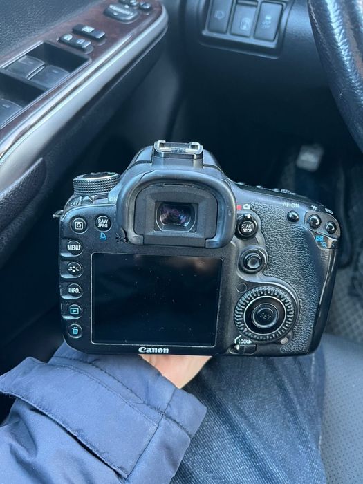 Фотоаппарат Canon eos 7D