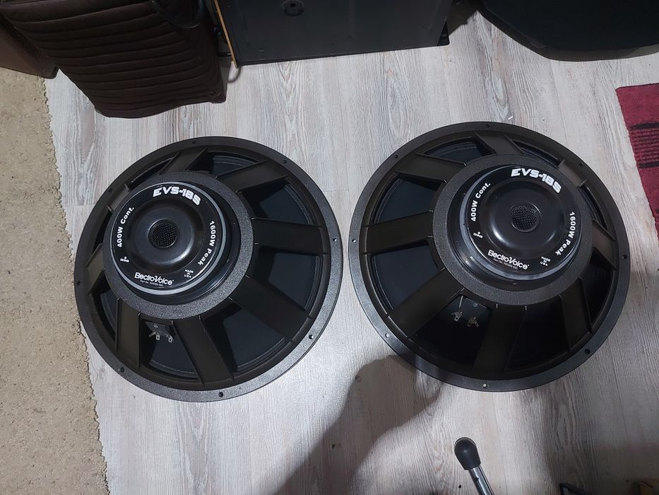 Electro Voice EVS18S
