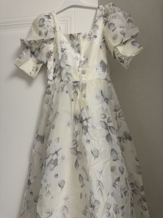 Продам платье размер s