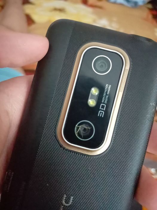 HTC EVO 3D на запчасти  или для коллекции.