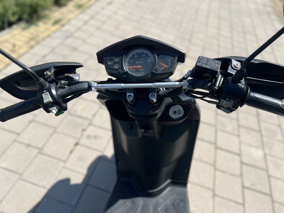 Продам мопед Jonway 150 кубов