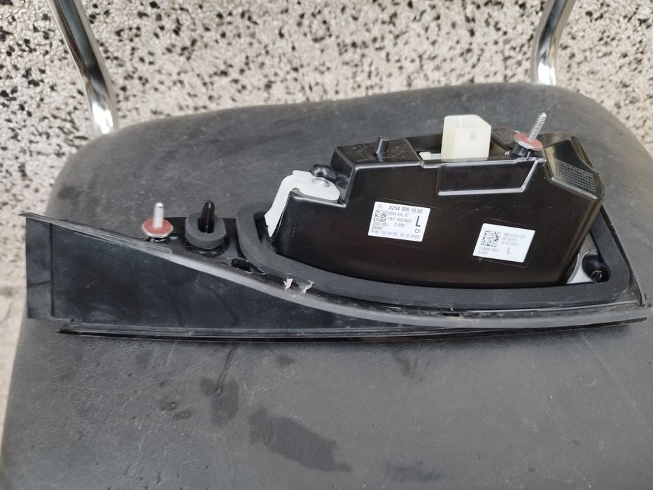 Ляв вътрешен стоп за Mercedes Benz GLC 300 (2023-2024) европейски