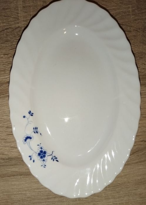 Порцеланови чинии - неизползвани