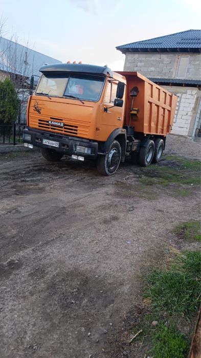 Грузовая машина (самосвал)