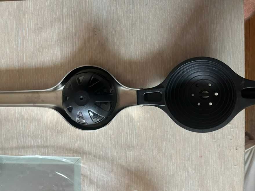 Продавам ръчна цитрус преса с контейнер LEMON PRO, GEFU Германия