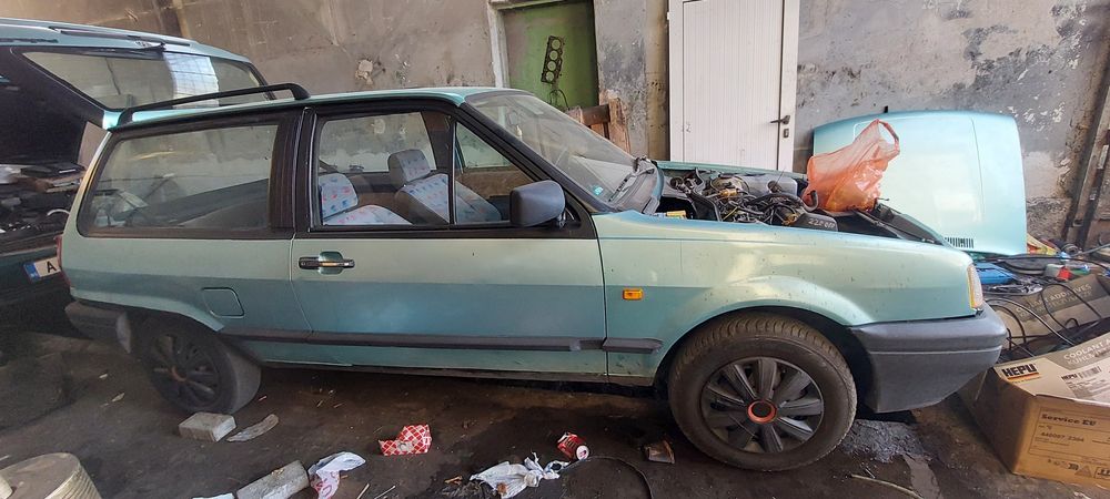Продавам на части  Volkswagen Polo -1991 г.