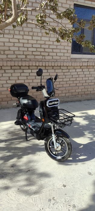 Elektro Skuter sotiladi holati yangi.