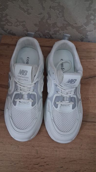 Продаются кроссовки