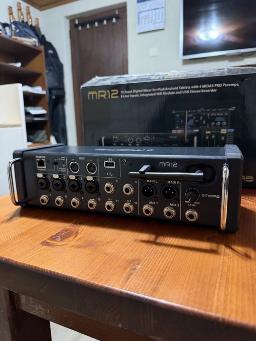 Mixer Midas MR12.