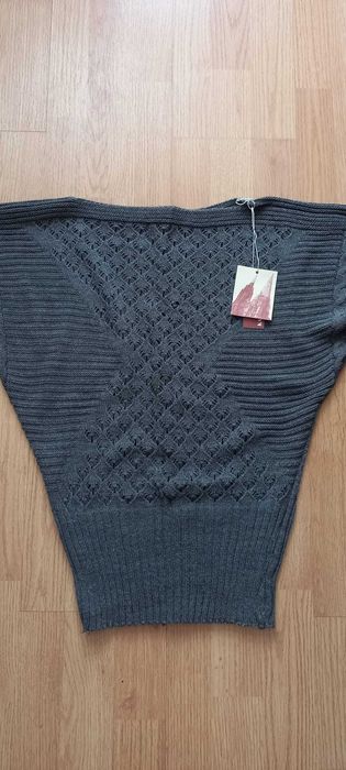 Pulover dama M nou ,cu eticheta