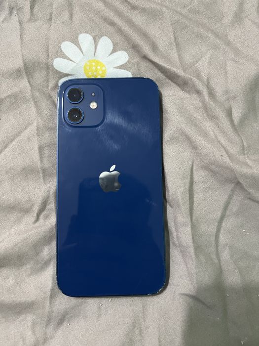 Vând iphone 12 spart