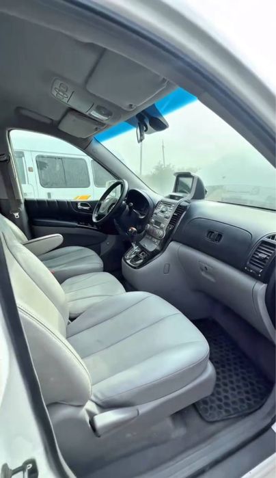 Kia karnival (Киа карнивал)