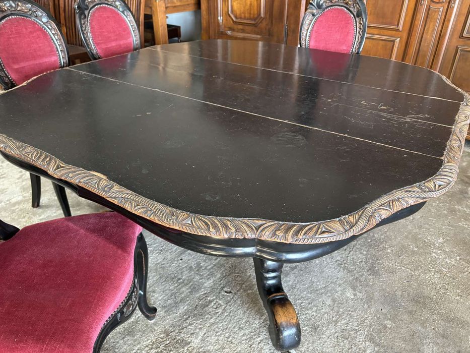 Антикварна дъбова, разтегателна трапезна маса с шест стола