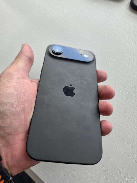 Vând iPhone 17 air 256gb