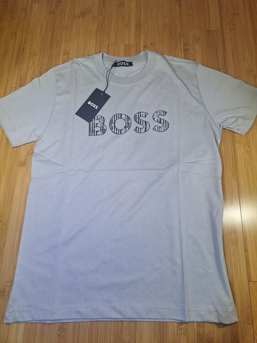 Tricouri Boss noi