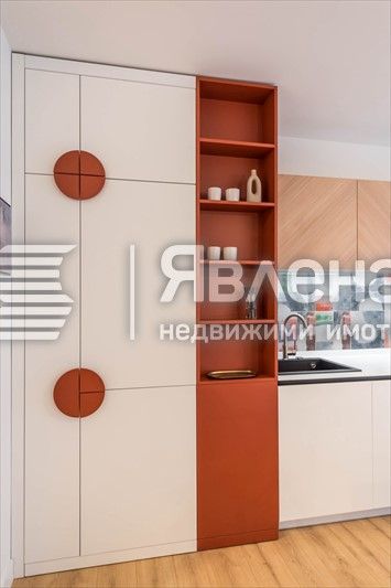Продава се Двустаен апартамент в Варна, Чайка - 71 кв.м за 3367 €/кв.м - Снимка #3