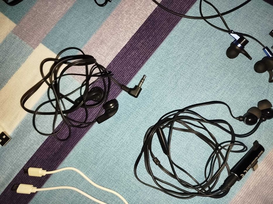 Vând adaptor pentru casti cu adaptor usb ptr încărcat și jack