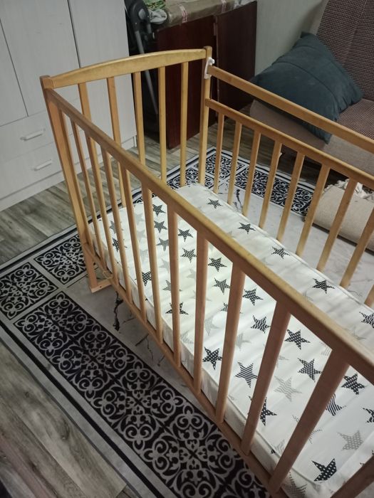Отдам даром детский кровать