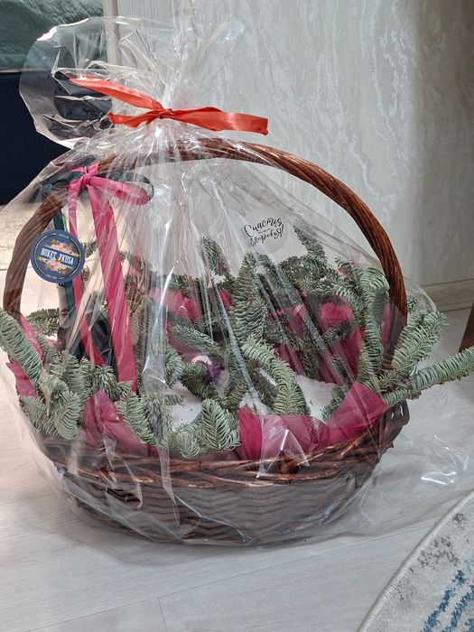 Продаю корзину подарочная