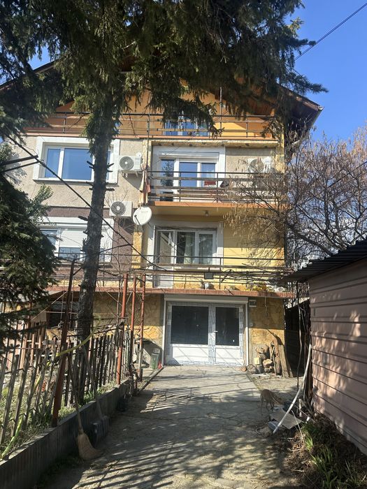 Етаж от къща под наем кв Волуяк частно лице