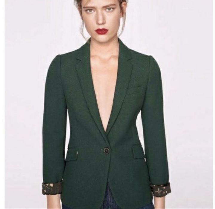 Уникално зелено сако на ZARA