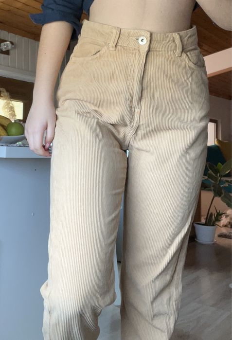 Дамски джинси на Bershka