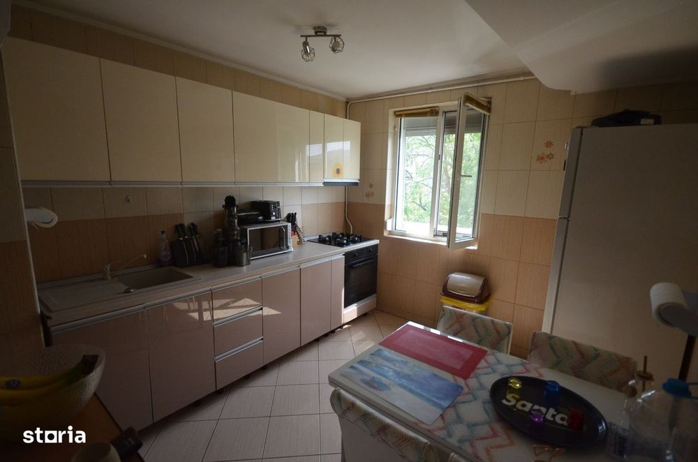Apartament 3 camere - Titan - Bld 1 Decembrie - Metrou