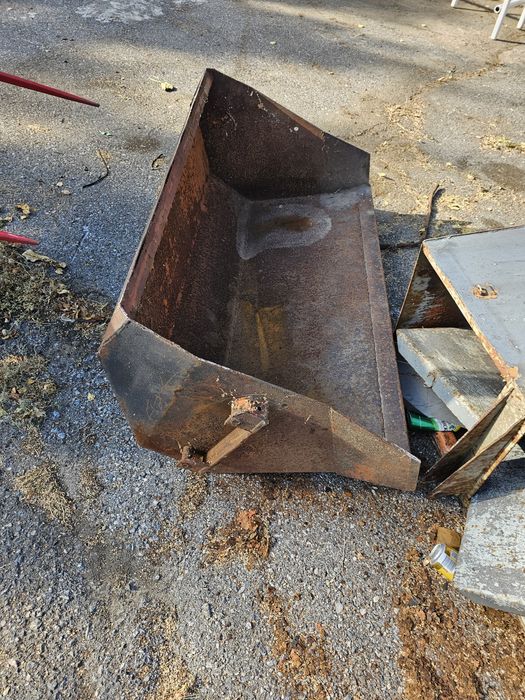 Кофа за челен товарач