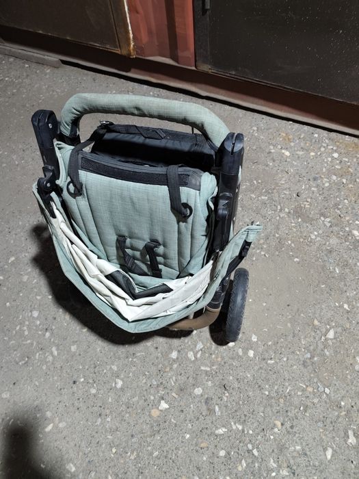 Продам прогулочную коляску