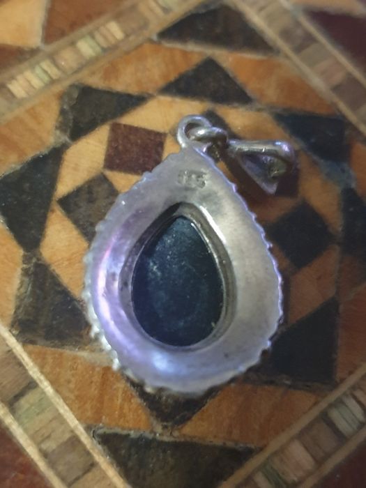 Pandantiv din argint cu piatra neagra și strasuri
