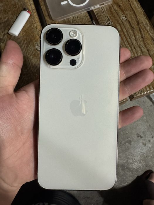 Iphone 14 pro max 256 Bir qol tutlgan
