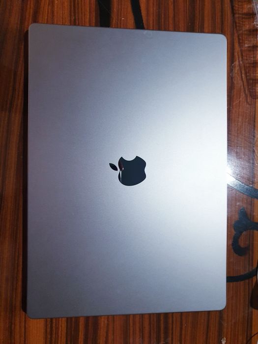 MacBook pro M1 Pro 16 inch 1TB