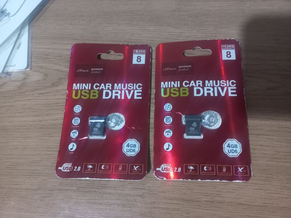мини-флешка S-Pointon Mini Car Music USB Drive объемом 4ГБ