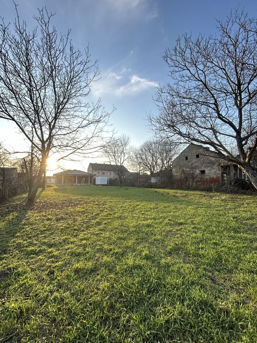 Casă la roșu, teren 1520mp- ideala pt personalizare!