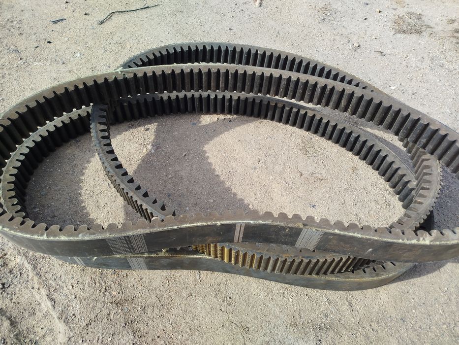 Ремни  на трактор, комбайн Джон дир.