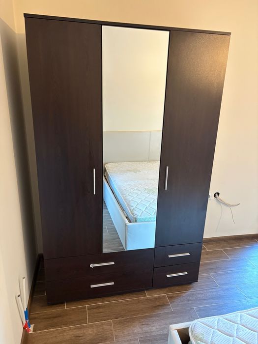 Гардероб за спалня