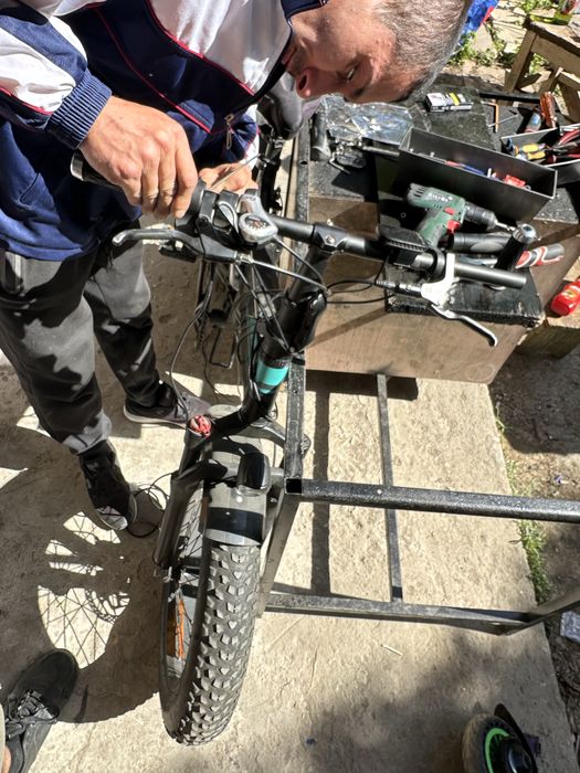 Reparatii trotinete scutere electrice baterii