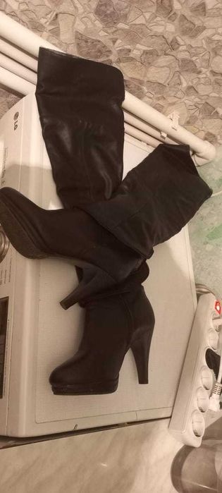Продам 2 пары сапог в отличном состоянии