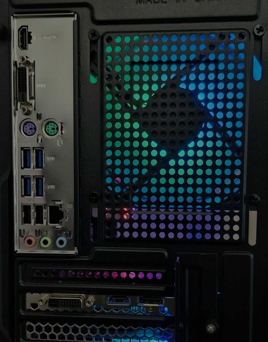Компютър за игри/AMD Ryzen 5 3600/RTX 2060 12GB/16GB RAM/SSD