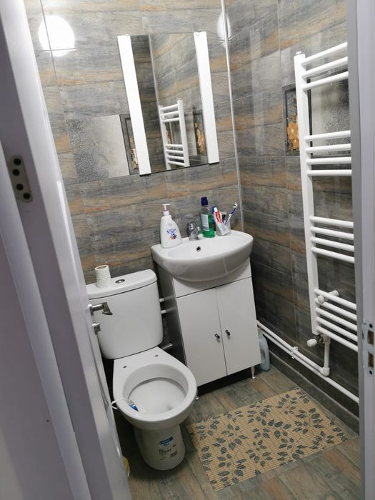 De închiriat apartament cu 4 camere